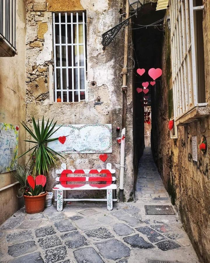 Al Molo Sant'Eligio Taranto Exterior photo