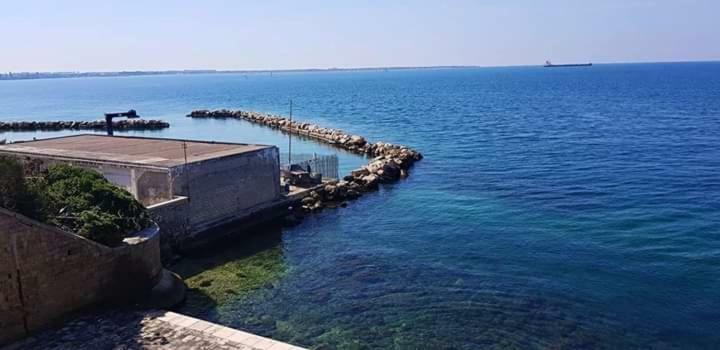 Al Molo Sant'Eligio Taranto Exterior photo